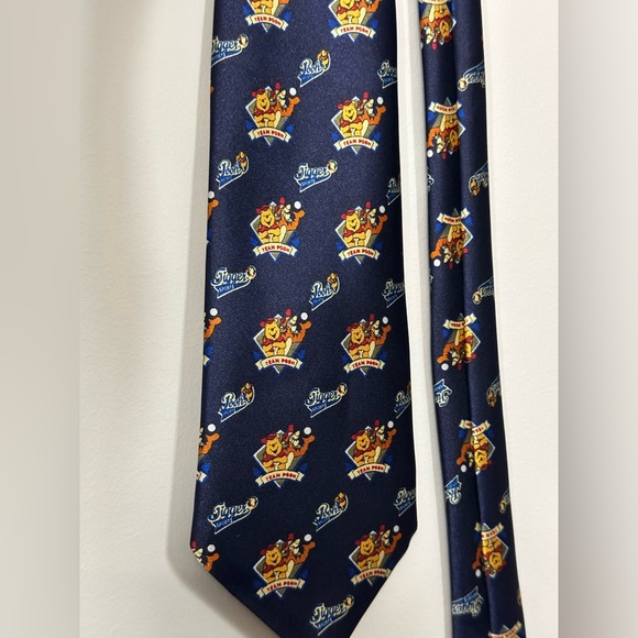 Winnie the Pooh Bassarini designed in Italy polyester tie - Picture 3 of 8